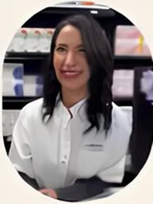 Ghizlaine, préparatrice en pharmacie
